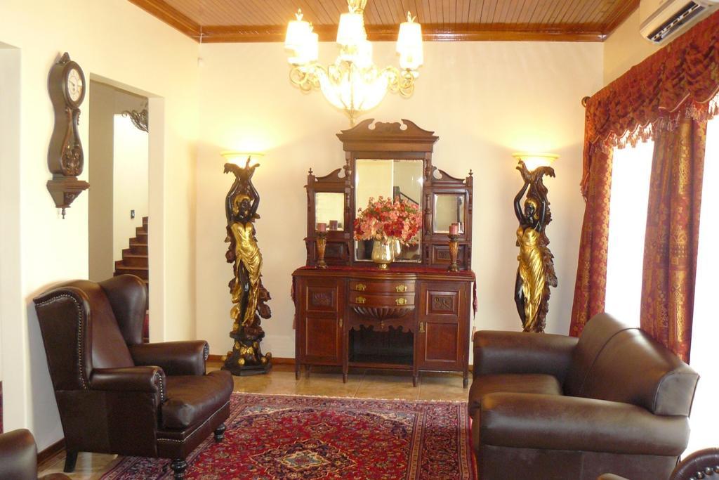 Kimberley Manor Guesthouse Extérieur photo