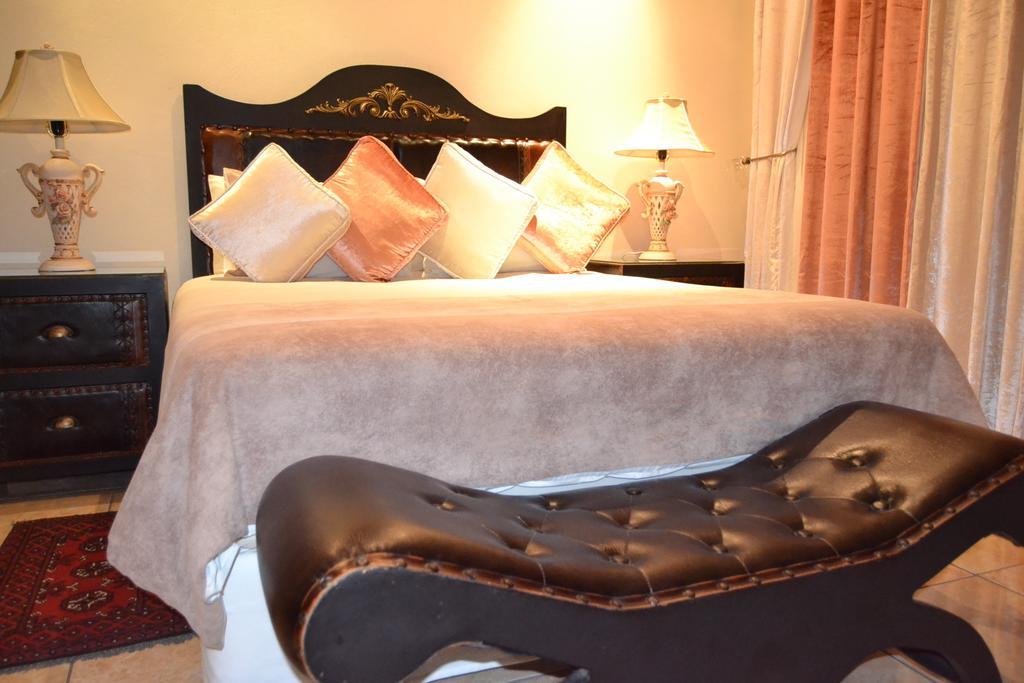 Kimberley Manor Guesthouse Extérieur photo
