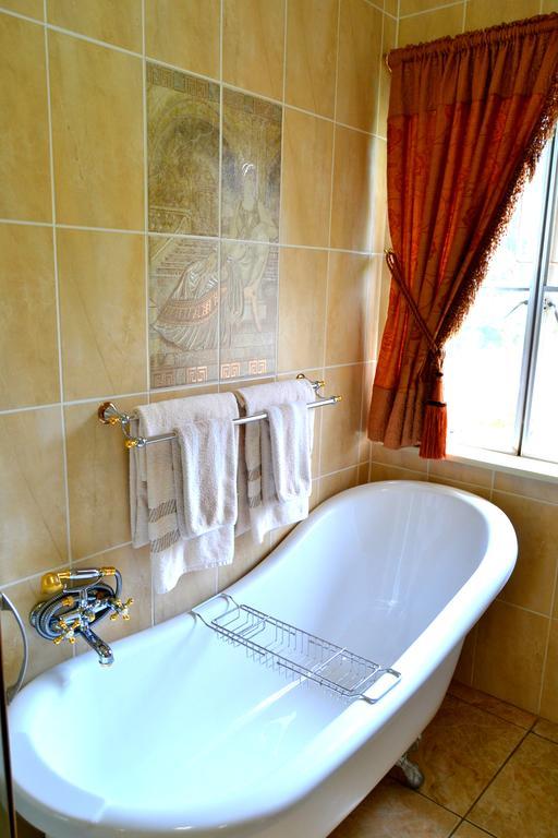 Kimberley Manor Guesthouse Extérieur photo