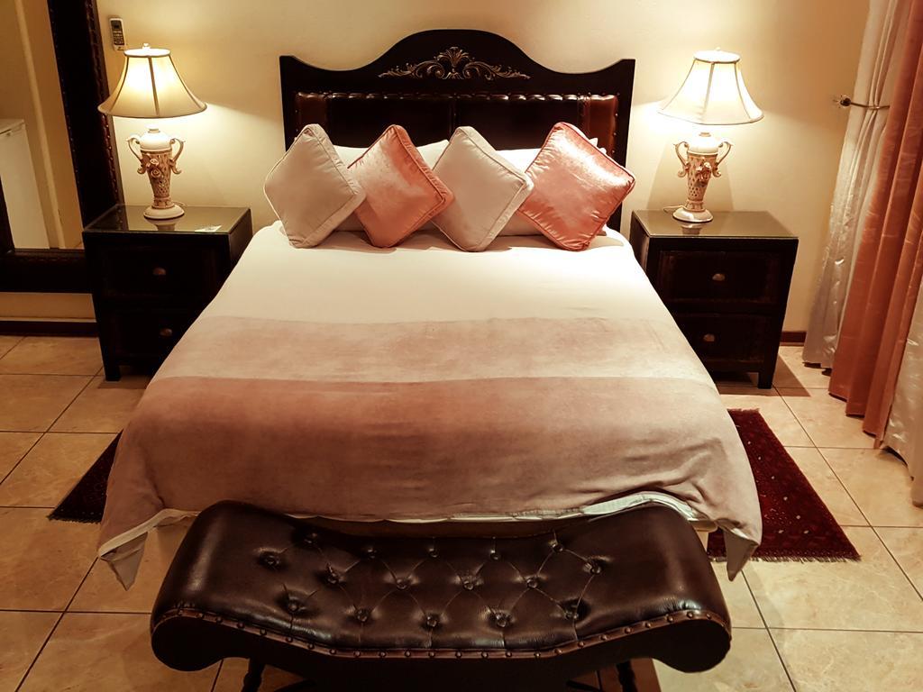 Kimberley Manor Guesthouse Extérieur photo