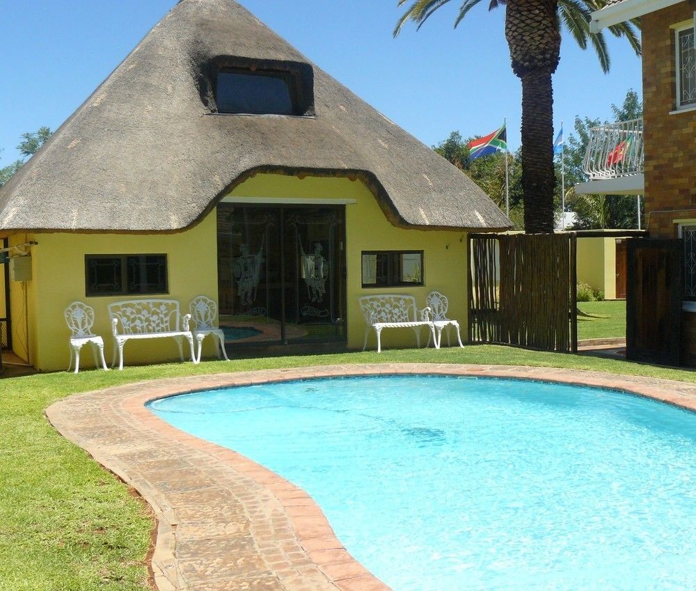 Kimberley Manor Guesthouse Extérieur photo
