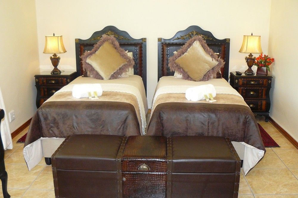 Kimberley Manor Guesthouse Extérieur photo