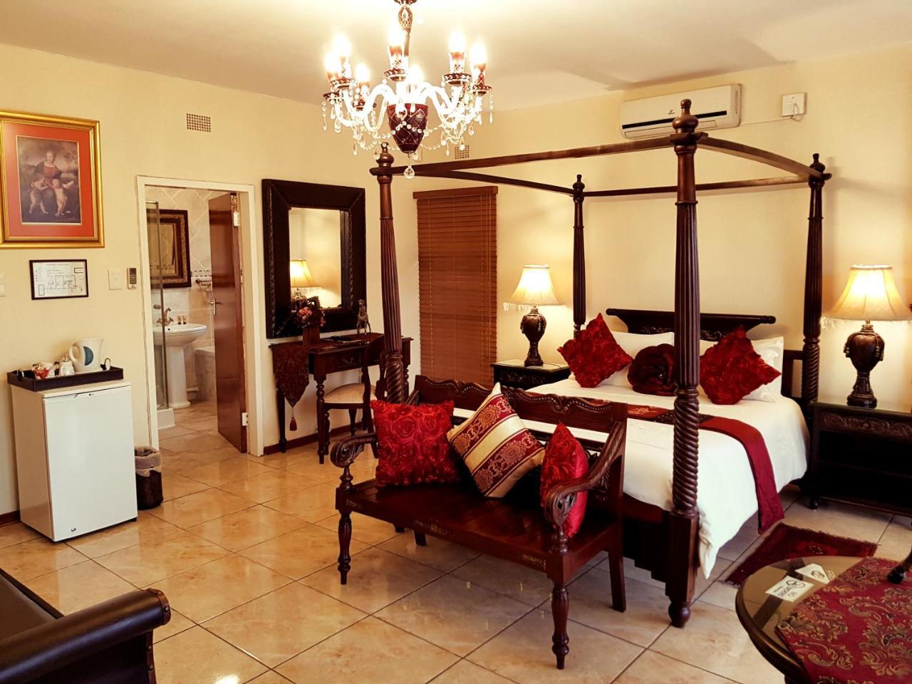Kimberley Manor Guesthouse Extérieur photo