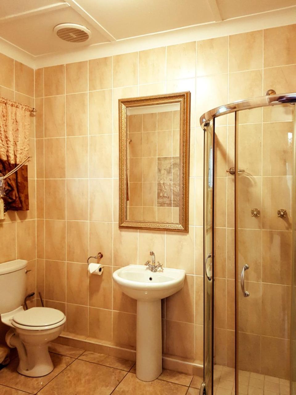 Kimberley Manor Guesthouse Extérieur photo
