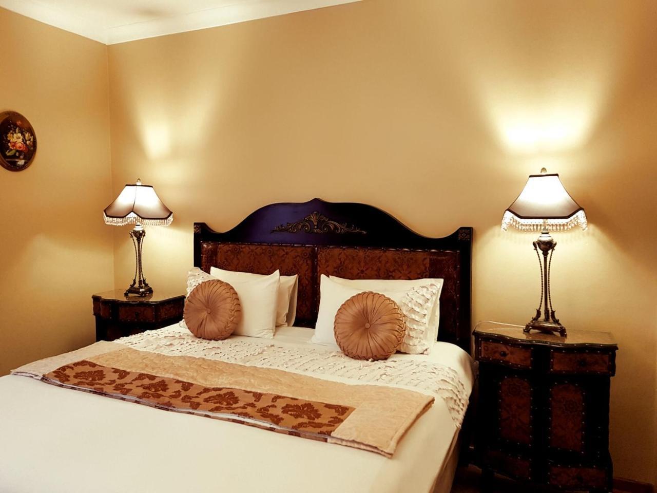 Kimberley Manor Guesthouse Extérieur photo